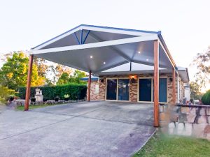 Building Custom Carports 